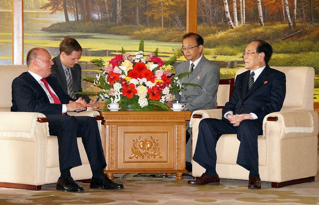 HP-Treffen-mit-Kim-Yong-Nam1